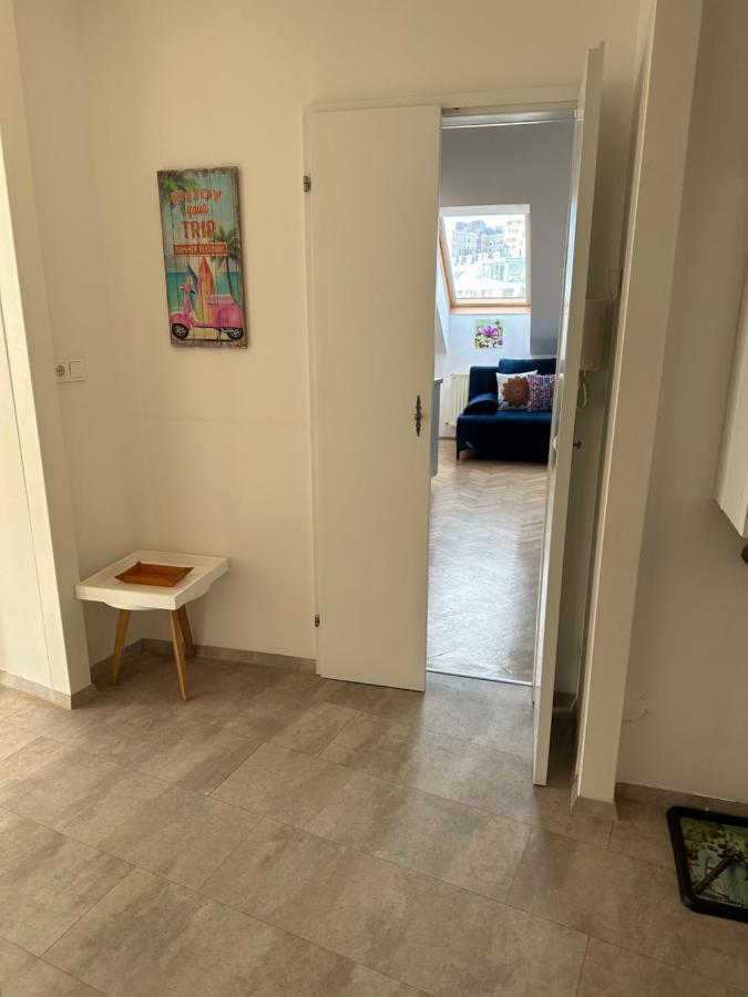 Klimatisiertes Dachgeschoss City Apartment In Zentrum Wiens ภายนอก รูปภาพ