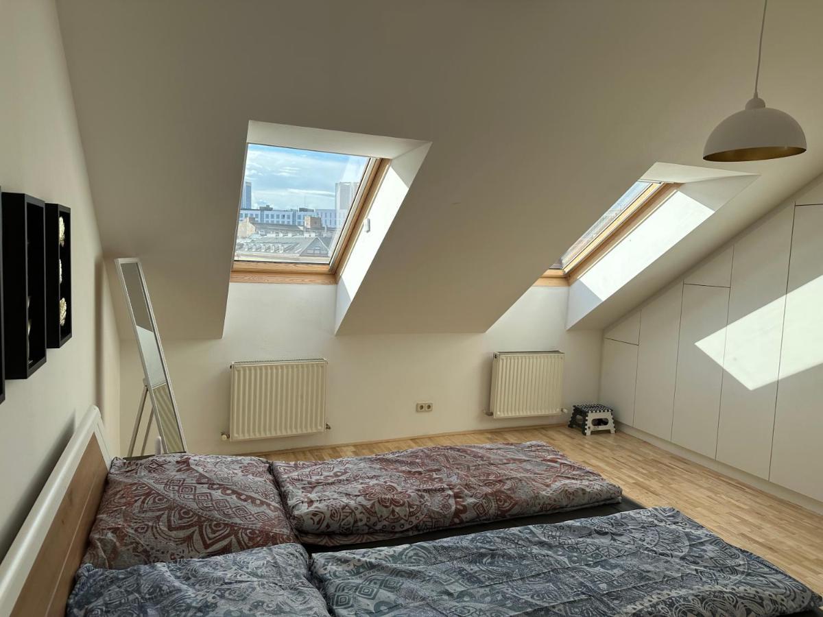 Klimatisiertes Dachgeschoss City Apartment In Zentrum Wiens ภายนอก รูปภาพ