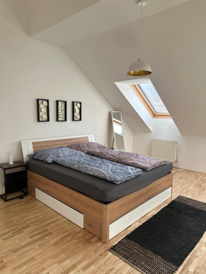 Klimatisiertes Dachgeschoss City Apartment In Zentrum Wiens ภายนอก รูปภาพ