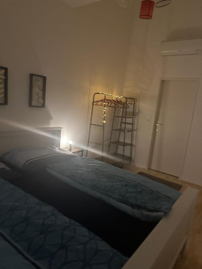 Klimatisiertes Dachgeschoss City Apartment In Zentrum Wiens ภายนอก รูปภาพ