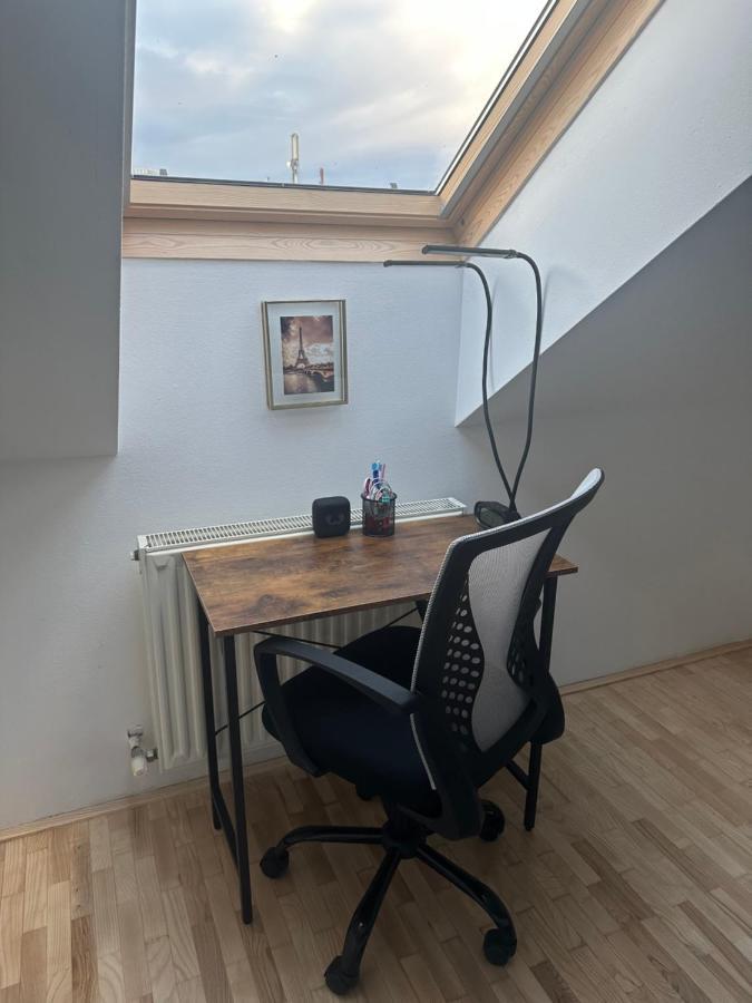 Klimatisiertes Dachgeschoss City Apartment In Zentrum Wiens ภายนอก รูปภาพ
