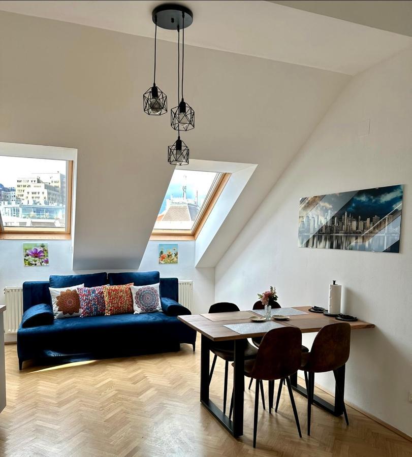 Klimatisiertes Dachgeschoss City Apartment In Zentrum Wiens ภายนอก รูปภาพ