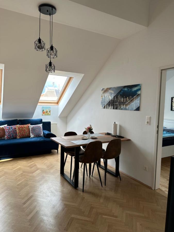 Klimatisiertes Dachgeschoss City Apartment In Zentrum Wiens ภายนอก รูปภาพ