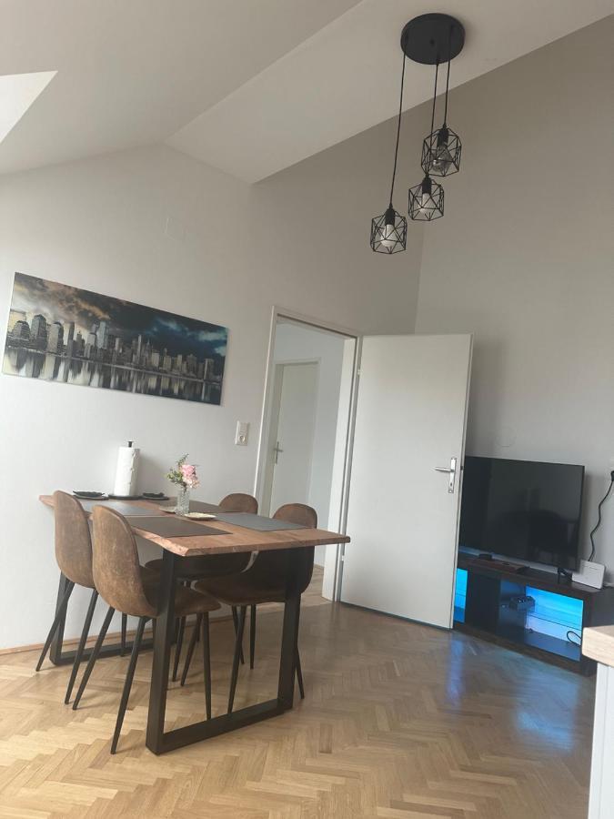 Klimatisiertes Dachgeschoss City Apartment In Zentrum Wiens ภายนอก รูปภาพ