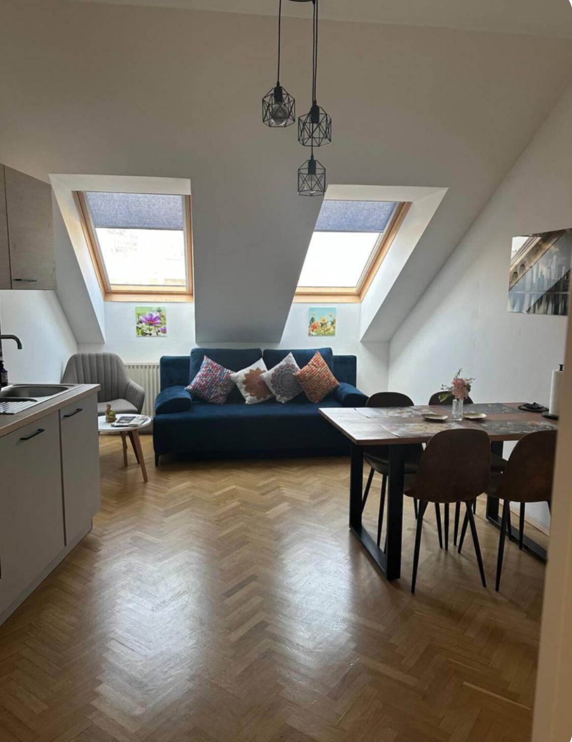 Klimatisiertes Dachgeschoss City Apartment In Zentrum Wiens ภายนอก รูปภาพ