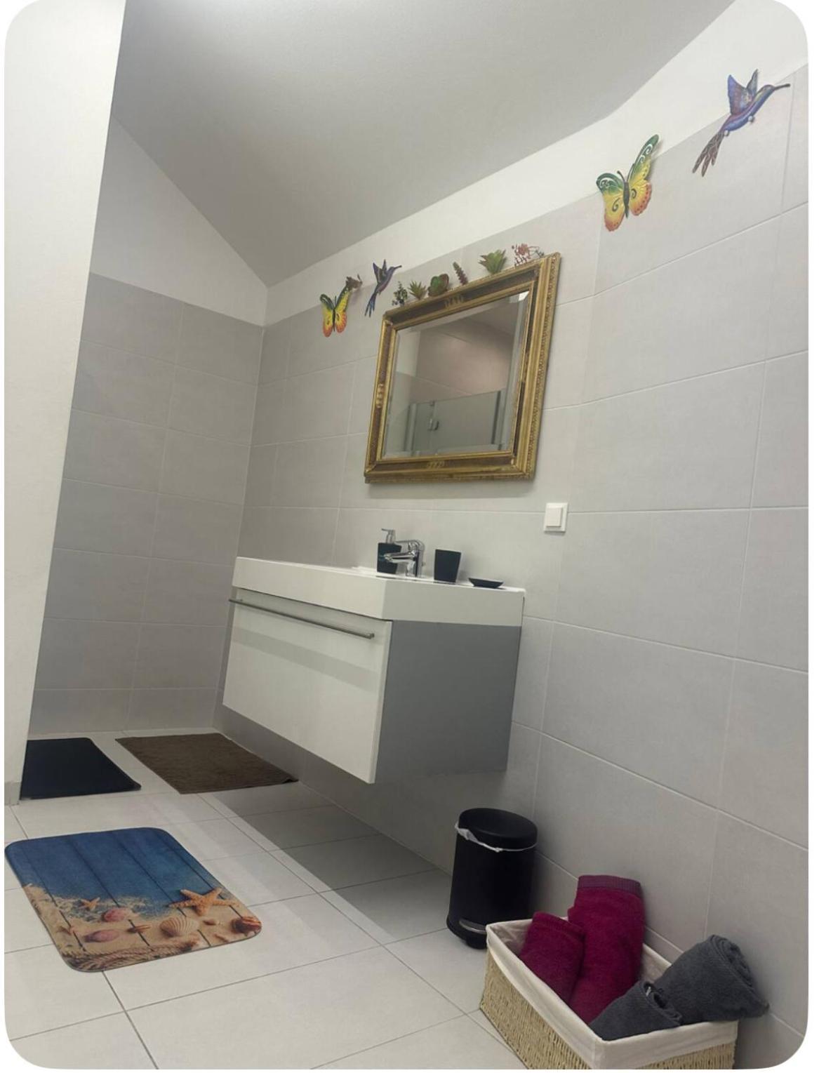 Klimatisiertes Dachgeschoss City Apartment In Zentrum Wiens ภายนอก รูปภาพ