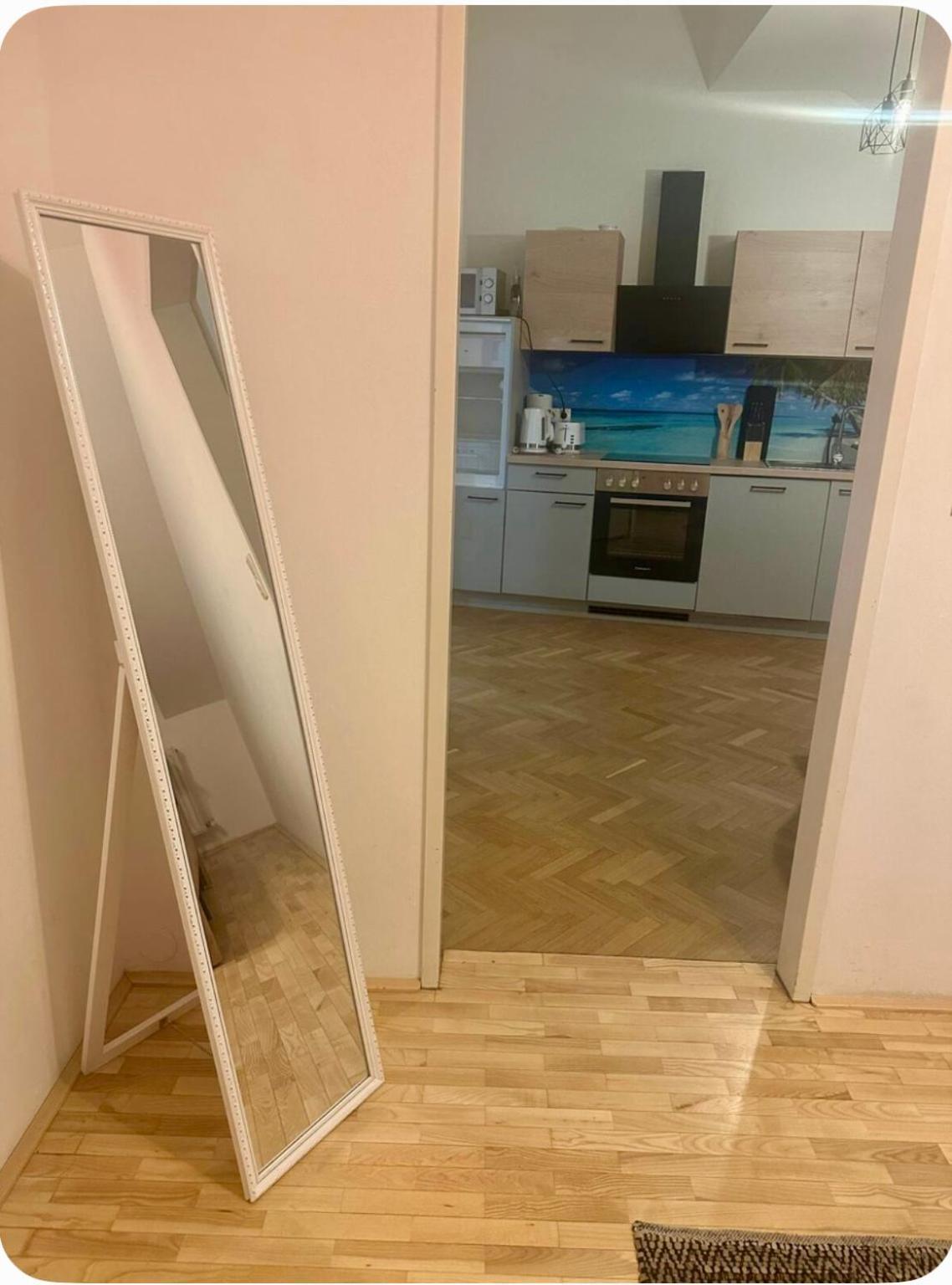 Klimatisiertes Dachgeschoss City Apartment In Zentrum Wiens ภายนอก รูปภาพ